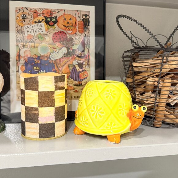 Vintage Otagiri Yellow Turtle Planter - Picture 13 of 15